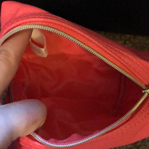 Coral makeup bag - Picture 2 of 2